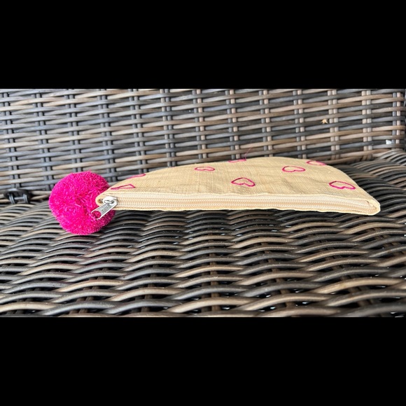 Mar Y Sol Raffia coated straw Clutch in Camel Straw with Pink Embroidered Hearts - Picture 4 of 7